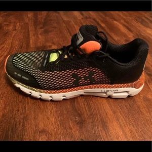 Mens Under armour tennis shoes